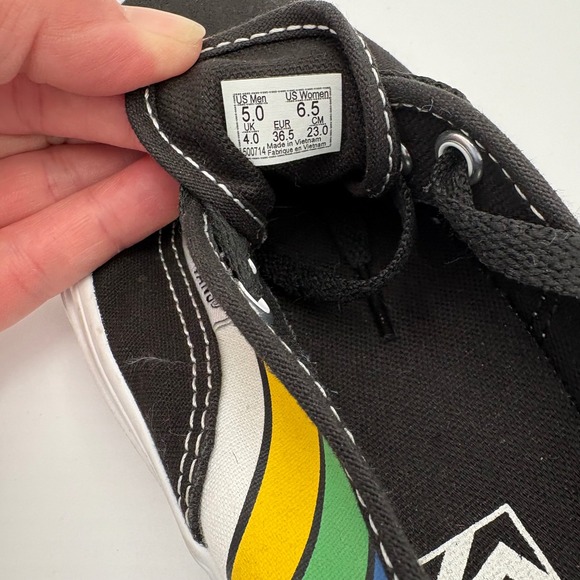 Vans Authentic Refract Rainbow Skate Shoes W 6.5 / M 5 Black‎ Low Top Sneakers - Picture 7 of 11